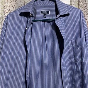Men’s casual shirt.